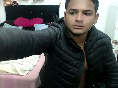 Snapshot of Boycuriousxxx chatting on March 4, 2025, 11:08 am Boycuriousxxx online show from March 4, 2025, 11:08 am
