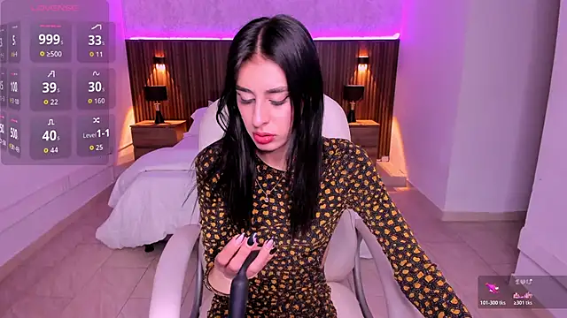 Snapshot of karlaa_james chatting on November 5, 2025, 10:59 am karlaa james online show from November 5, 2025, 10:59 am