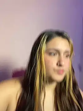 saray gomez22 online show from November 24, 2025, 9:58 pm