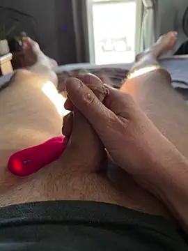 Snapshot of Tyler98425 chatting on January 13, 2025, 5:44 pm Tyler98425 online show from January 13, 2025, 5:44 pm