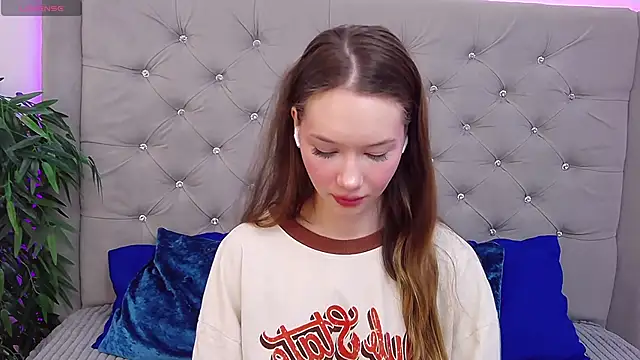 Snapshot of KateVon chatting on March 22, 2025, 3:30 am KateVon online show from March 22, 2025, 3:30 am