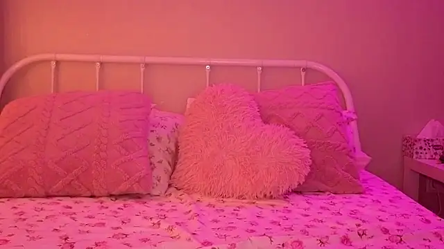 Snapshot of KateVon chatting on November 29, 2025, 5:10 am KateVon online show from November 29, 2025, 5:10 am