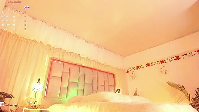 Snapshot of Valeria_Thompson1 chatting on June 16, 2026, 2:47 am Valeria Thompson1 online show from June 16, 2026, 2:47 am