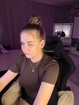 Snapshot of Lexi_noah chatting on September 14, 2025, 9:25 pm Lexi noah online show from September 14, 2025, 9:25 pm