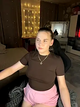 Snapshot of Lexi_noah chatting on November 26, 2025, 9:27 pm Lexi noah online show from November 26, 2025, 9:27 pm