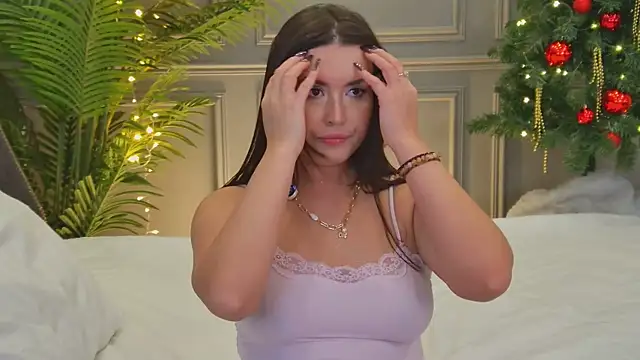 TrishaWinslet online show from December 14, 2025, 5:57 am