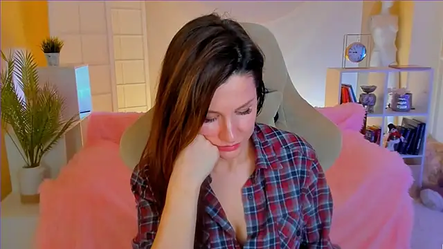 Snapshot of April_o_Nill chatting on January 23, 2025, 3:43 pm April o Nill online show from January 23, 2025, 3:43 pm