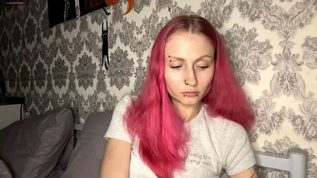 MarthaGees online show from December 2, 2025, 5:52 pm