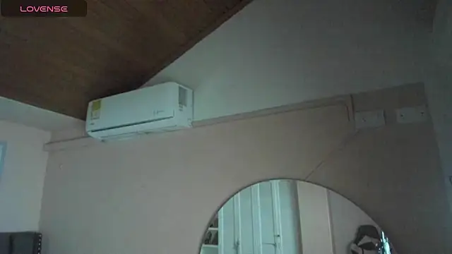 Snapshot of diosa_cristal chatting on June 26, 2026, 1:43 am diosa cristal online show from June 26, 2026, 1:43 am