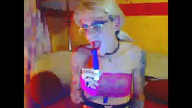 Snapshot of cuxladyboy chatting on July 15, 2026, 4:01 pm cuxladyboy online show from July 15, 2026, 4:01 pm