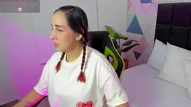 Snapshot of jadde13_ chatting on October 3, 2025, 8:17 pm jadde13 online show from October 3, 2025, 8:17 pm