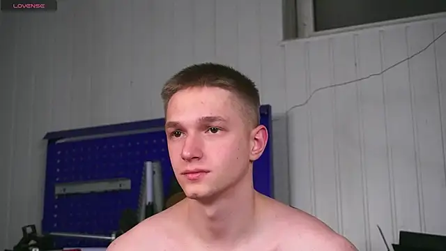 dustyn fox online show from December 22, 2025, 3:42 pm