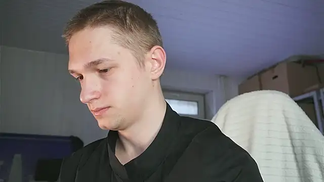 dustyn fox online show from April 5, 2026, 6:32 am