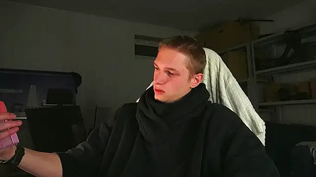 dustyn fox online show from April 17, 2026, 5:05 pm