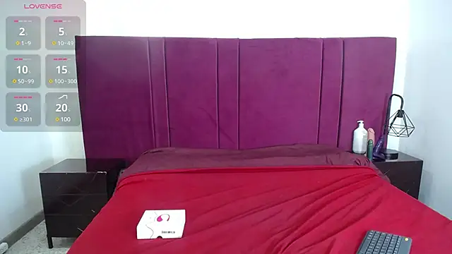 Snapshot of Anthonelaa__ chatting on March 21, 2025, 6:29 pm Anthonelaa online show from March 21, 2025, 6:29 pm