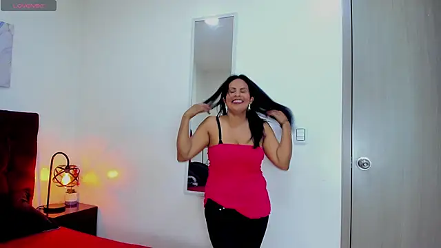 Snapshot of Anthonelaa__ chatting on November 25, 2025, 7:58 pm Anthonelaa online show from November 25, 2025, 7:58 pm