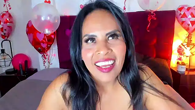 Snapshot of Anthonelaa__ chatting on February 13, 2026, 8:27 pm Anthonelaa online show from February 13, 2026, 8:27 pm