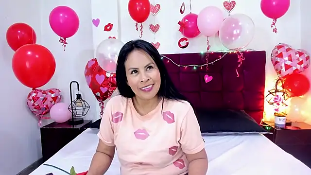 Snapshot of Anthonelaa__ chatting on February 15, 2026, 12:47 pm Anthonelaa online show from February 15, 2026, 12:47 pm