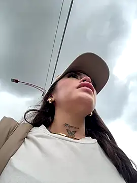 Effy Bonny online show from November 15, 2025, 4:25 pm