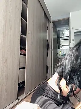 Effy Bonny online show from December 15, 2025, 3:16 pm