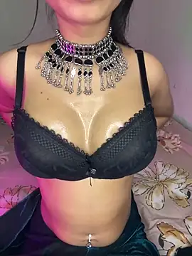 Snapshot of Hot-sexy222 chatting on February 3, 2025, 10:14 am Hot-sexy222 online show from February 3, 2025, 10:14 am