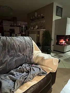 Snapshot of redNatified chatting on December 4, 2025, 8:06 pm redNatified online show from December 4, 2025, 8:06 pm