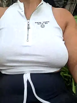 Snapshot of sexy-latin10 chatting on March 21, 2025, 8:40 pm sexy-latin10 online show from March 21, 2025, 8:40 pm