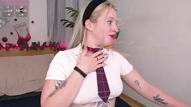 Snapshot of Nicole__Aniston_ chatting on January 4, 2025, 6:30 pm Nicole Aniston online show from January 4, 2025, 6:30 pm