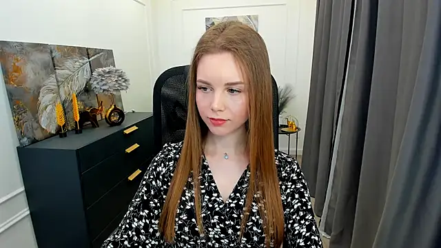Snapshot of MileyWings chatting on March 26, 2026, 11:27 am MileyWings online show from March 26, 2026, 11:27 am