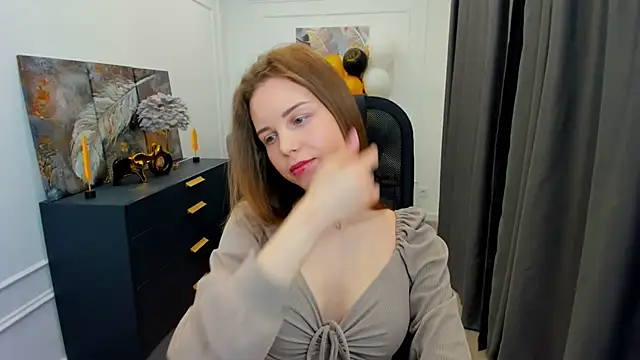 Snapshot of MileyWings chatting on May 11, 2026, 11:38 am MileyWings online show from May 11, 2026, 11:38 am
