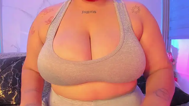 Snapshot of dayan_silva_ chatting on February 21, 2026, 12:00 am dayan silva online show from February 21, 2026, 12:00 am