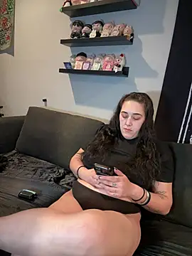 Snapshot of ThicBunz chatting on January 11, 2026, 6:13 pm ThicBunz online show from January 11, 2026, 6:13 pm