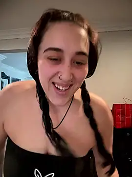 Snapshot of ThicBunz chatting on January 12, 2026, 3:39 pm ThicBunz online show from January 12, 2026, 3:39 pm