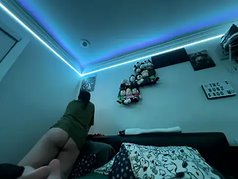 Snapshot of ThicBunz chatting on January 13, 2026, 11:43 pm ThicBunz online show from January 13, 2026, 11:43 pm