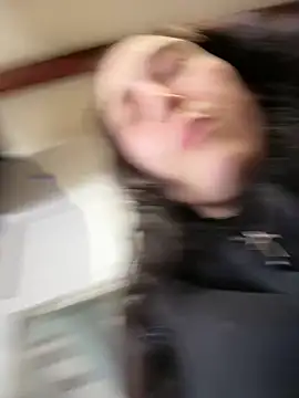 Snapshot of ThicBunz chatting on February 13, 2026, 7:21 pm ThicBunz online show from February 13, 2026, 7:21 pm