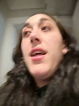 Snapshot of ThicBunz chatting on February 17, 2026, 11:33 pm ThicBunz online show from February 17, 2026, 11:33 pm