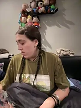 Snapshot of ThicBunz chatting on February 20, 2026, 12:18 am ThicBunz online show from February 20, 2026, 12:18 am