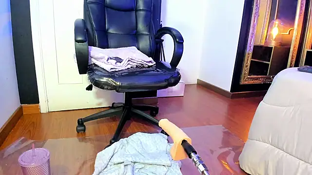 Snapshot of JeyLee chatting on February 6, 2025, 12:05 pm JeyLee online show from February 6, 2025, 12:05 pm