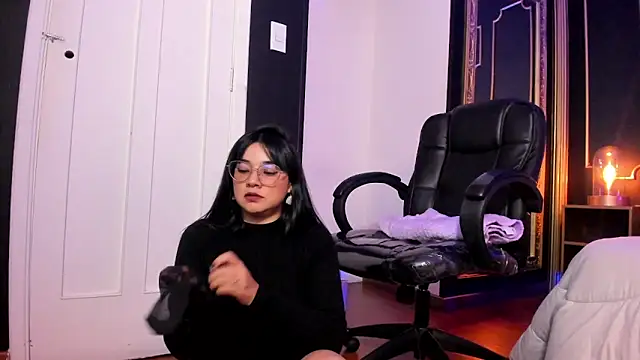 Snapshot of JeyLee chatting on February 10, 2025, 12:18 pm JeyLee online show from February 10, 2025, 12:18 pm