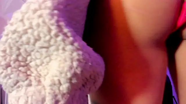 Snapshot of JeyLee chatting on March 6, 2025, 5:33 pm JeyLee online show from March 6, 2025, 5:33 pm