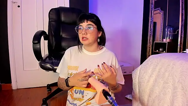 Snapshot of JeyLee chatting on March 10, 2025, 5:50 pm JeyLee online show from March 10, 2025, 5:50 pm