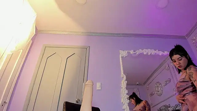 Snapshot of JeyLee chatting on October 3, 2025, 12:02 pm JeyLee online show from October 3, 2025, 12:02 pm