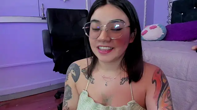 Snapshot of JeyLee chatting on October 23, 2025, 11:42 am JeyLee online show from October 23, 2025, 11:42 am