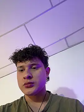 Snapshot of Nathan_Bluee chatting on October 30, 2025, 3:02 pm Nathan Bluee online show from October 30, 2025, 3:02 pm