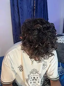 Snapshot of Nathan_Bluee chatting on November 21, 2025, 5:00 pm Nathan Bluee online show from November 21, 2025, 5:00 pm