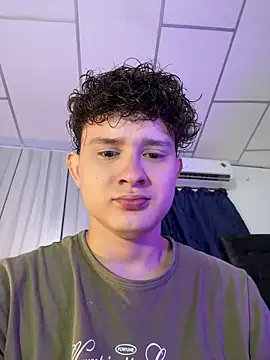 Snapshot of Nathan_Bluee chatting on December 5, 2025, 4:03 pm Nathan Bluee online show from December 5, 2025, 4:03 pm