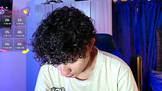 Snapshot of Nathan_Bluee chatting on December 15, 2025, 4:00 pm Nathan Bluee online show from December 15, 2025, 4:00 pm