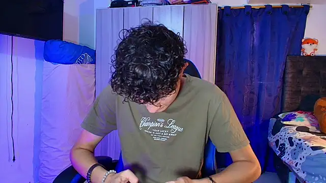 Snapshot of Nathan_Bluee chatting on February 10, 2026, 4:11 pm Nathan Bluee online show from February 10, 2026, 4:11 pm