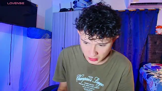Snapshot of Nathan_Bluee chatting on February 11, 2026, 4:34 pm Nathan Bluee online show from February 11, 2026, 4:34 pm