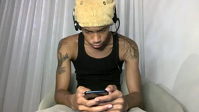 Skinnyblackman online show from October 29, 2025, 1:30 am